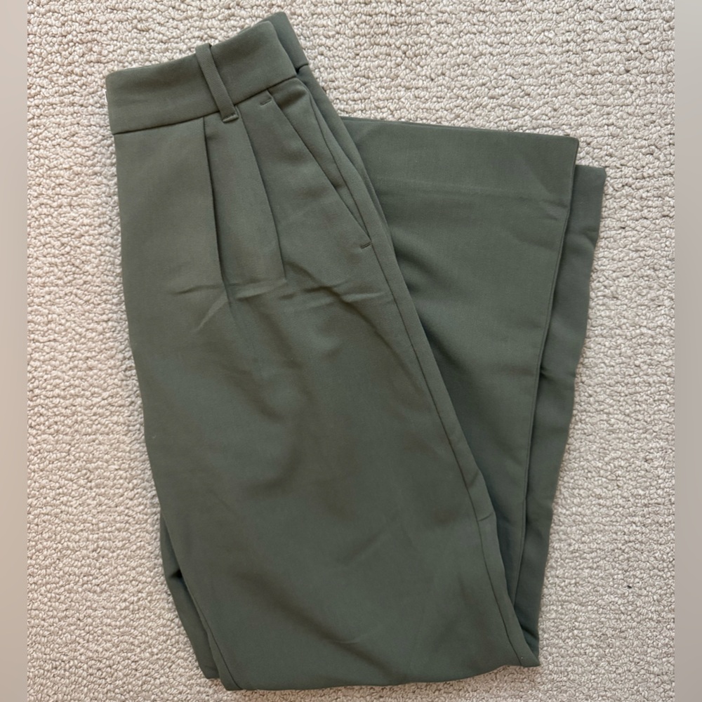 Abercrombie & Fitch Olive Sloane Pant Short
